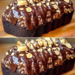 Plumcake di Avena al Cioccolato e Banana appena sfornato con ingredienti freschi.